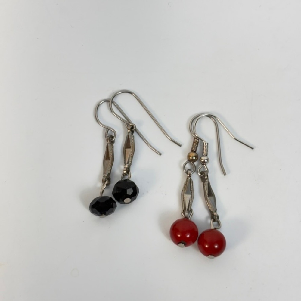 Vintage Glass Bead Dangle Earrings Red Black Boho Minimalist 90s Whimsygoth Goth